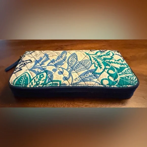 Vera Bradley Santiago Wallet - Picture 7 of 7